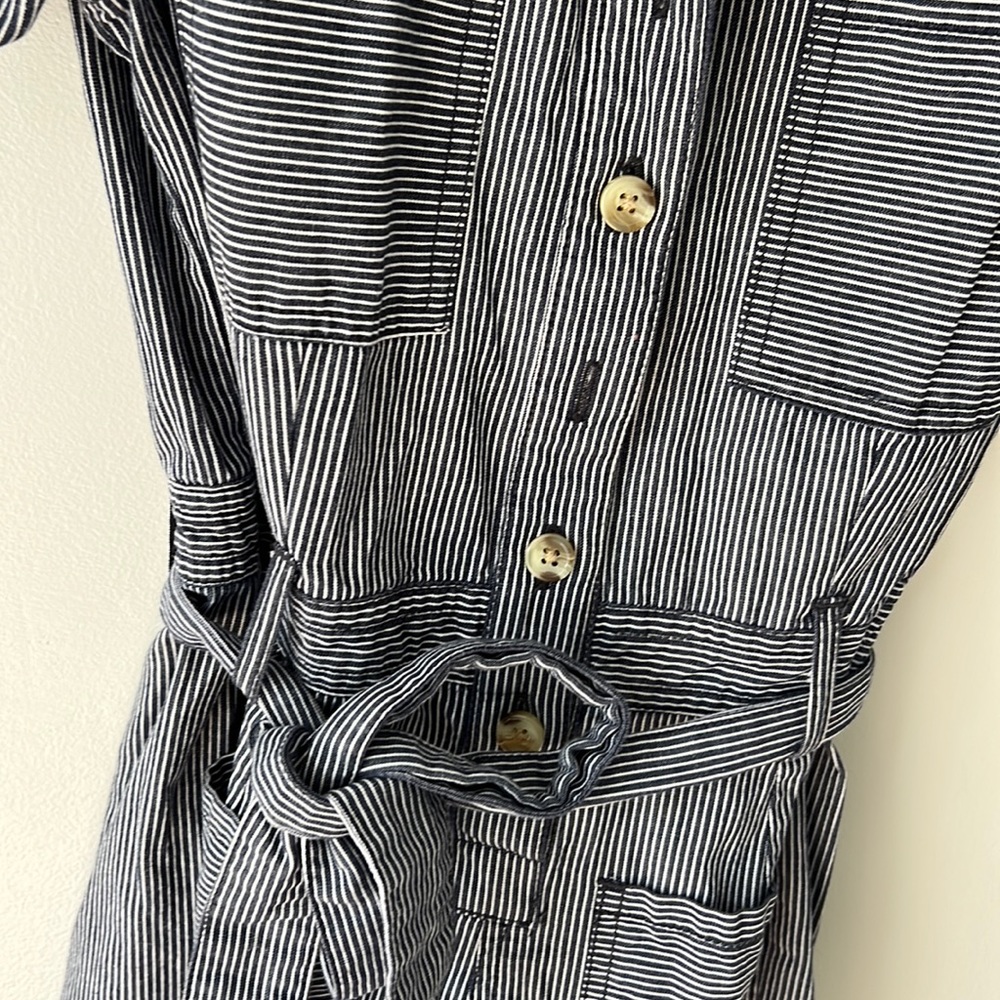 Pin striped Romper - Picture 4 of 5